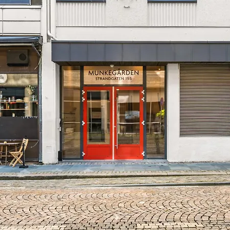 Prime Location - 2 Bedroom Apartment! Leilighet *