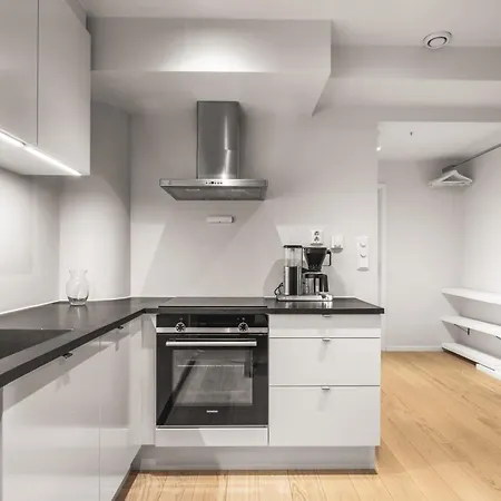 Prime Location - 2 Bedroom Apartment! Bergen