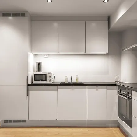 Prime Location - 2 Bedroom Apartment! 베르겐
