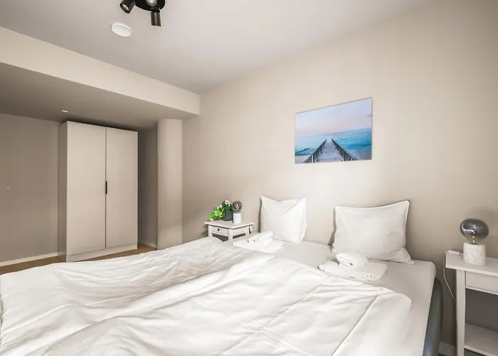 Apartment Prime Location - 2 Bedroom Apartment! Bergen