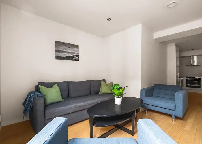 Prime Location - 2 Bedroom Apartment! Apartment